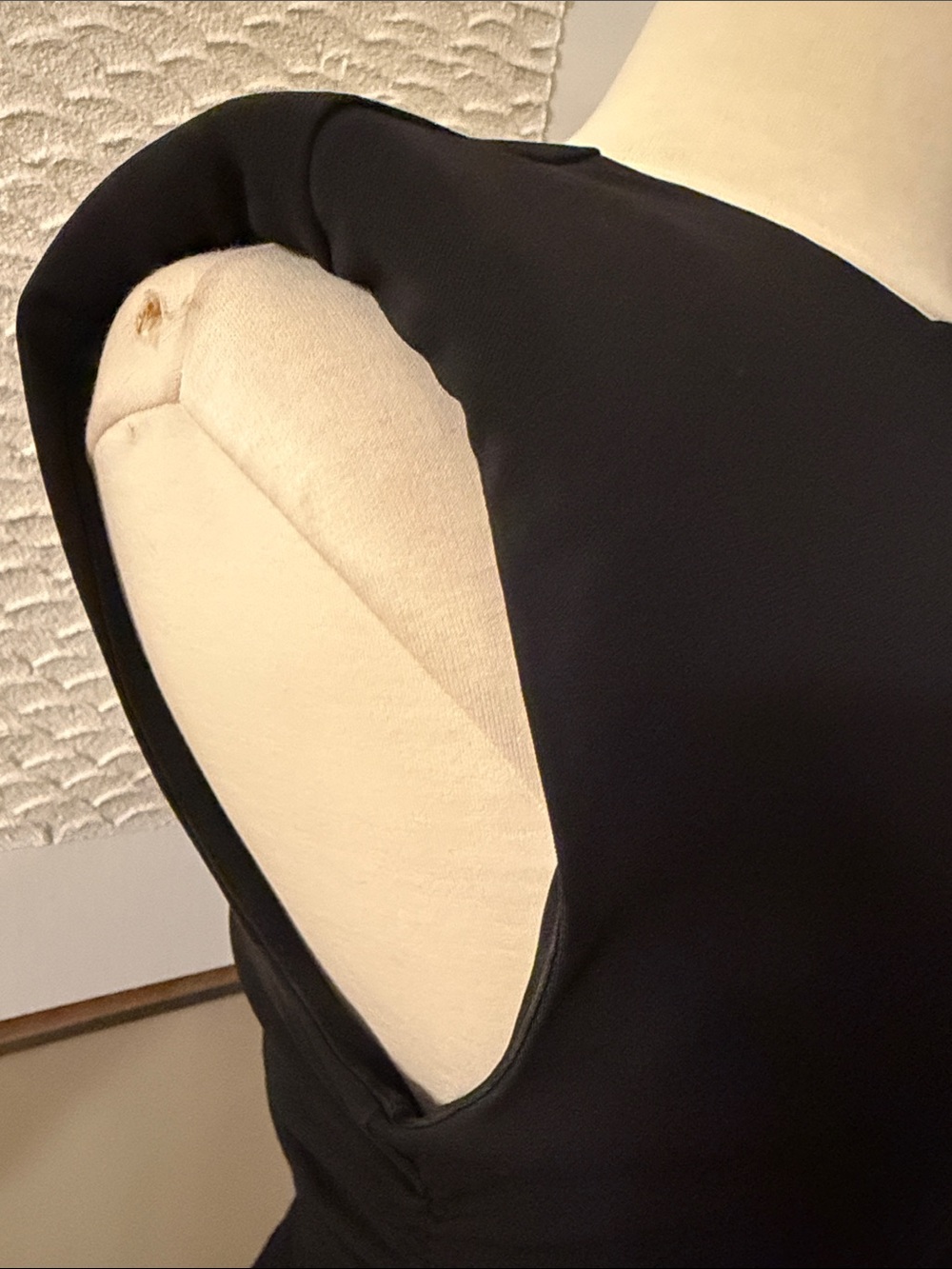 Dkny Black Cap-Sleeve Midi Dress - Picture 6 of 9